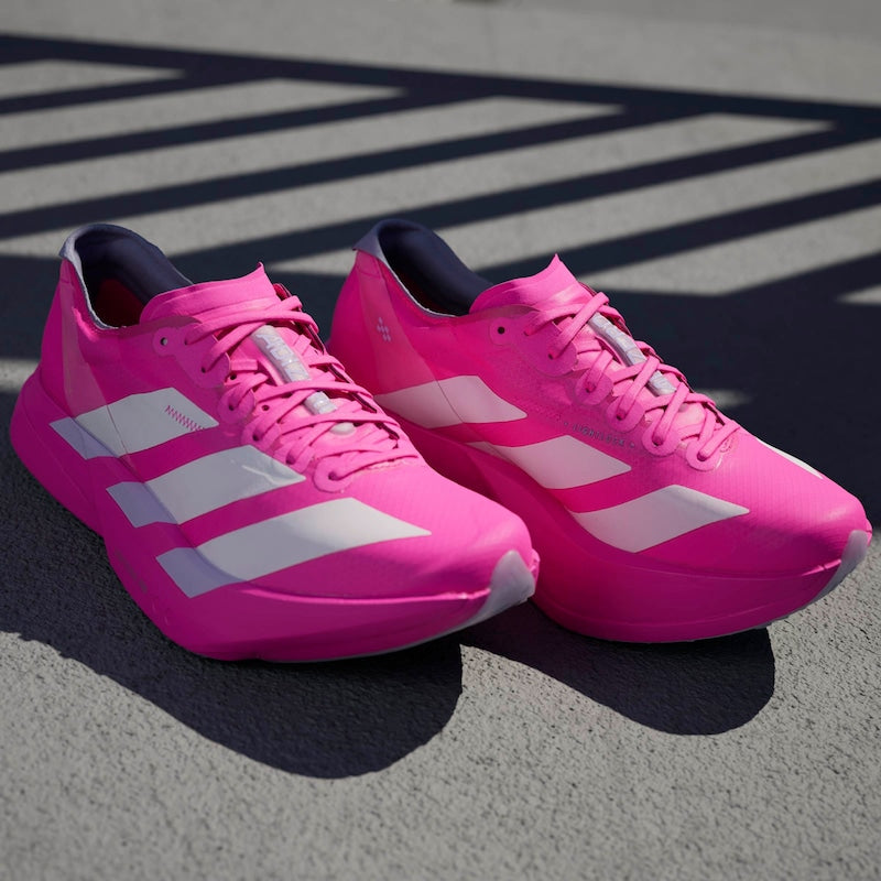 Tênis Adizero Adios Pro 4 Appears in "Shock Pink"